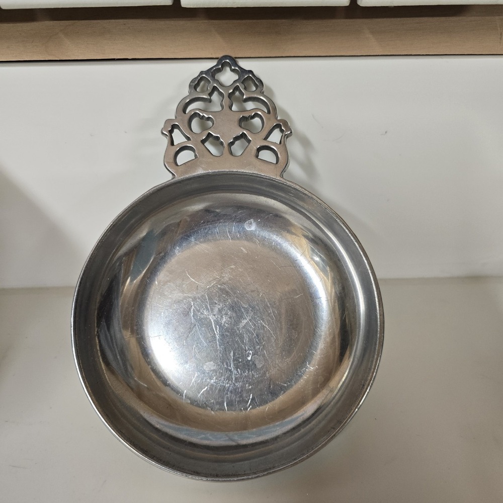 Vintage Wilton Armetale RWP Pewter Porringer Bowl Pierced Handle 1976 USA 105